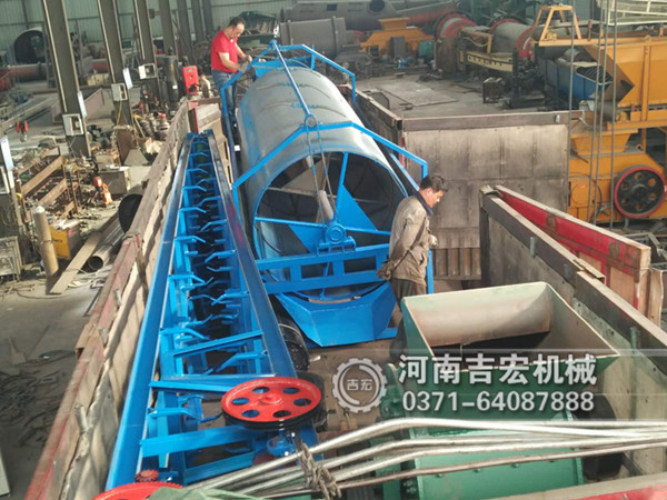 磚廠煤矸石粉碎機生產線設備發(fā)貨現場