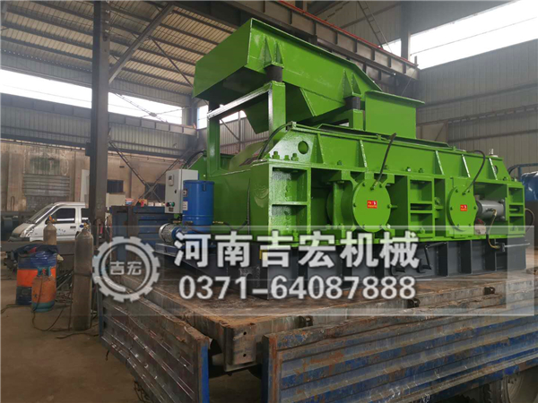 每小時40-50噸機制沙；出料規(guī)格2mm以內，對輥式破碎機一臺多少錢？