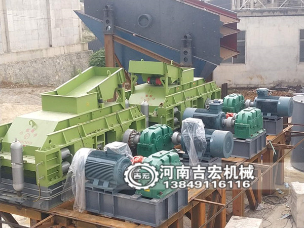 對輥機(jī)器好還是球磨的機(jī)器好,求推薦！