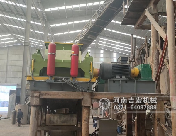 粒度精準(zhǔn)控制：金尾礦對輥破碎機(jī)如何實(shí)現(xiàn)高效回收的“關(guān)鍵一步”！